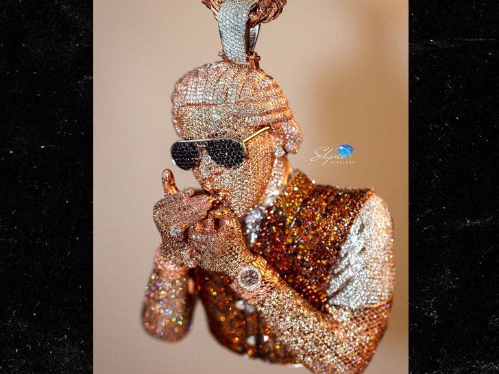 Rapper Nba Youngboy Drops 150k On Pendant Honoring Young Thug