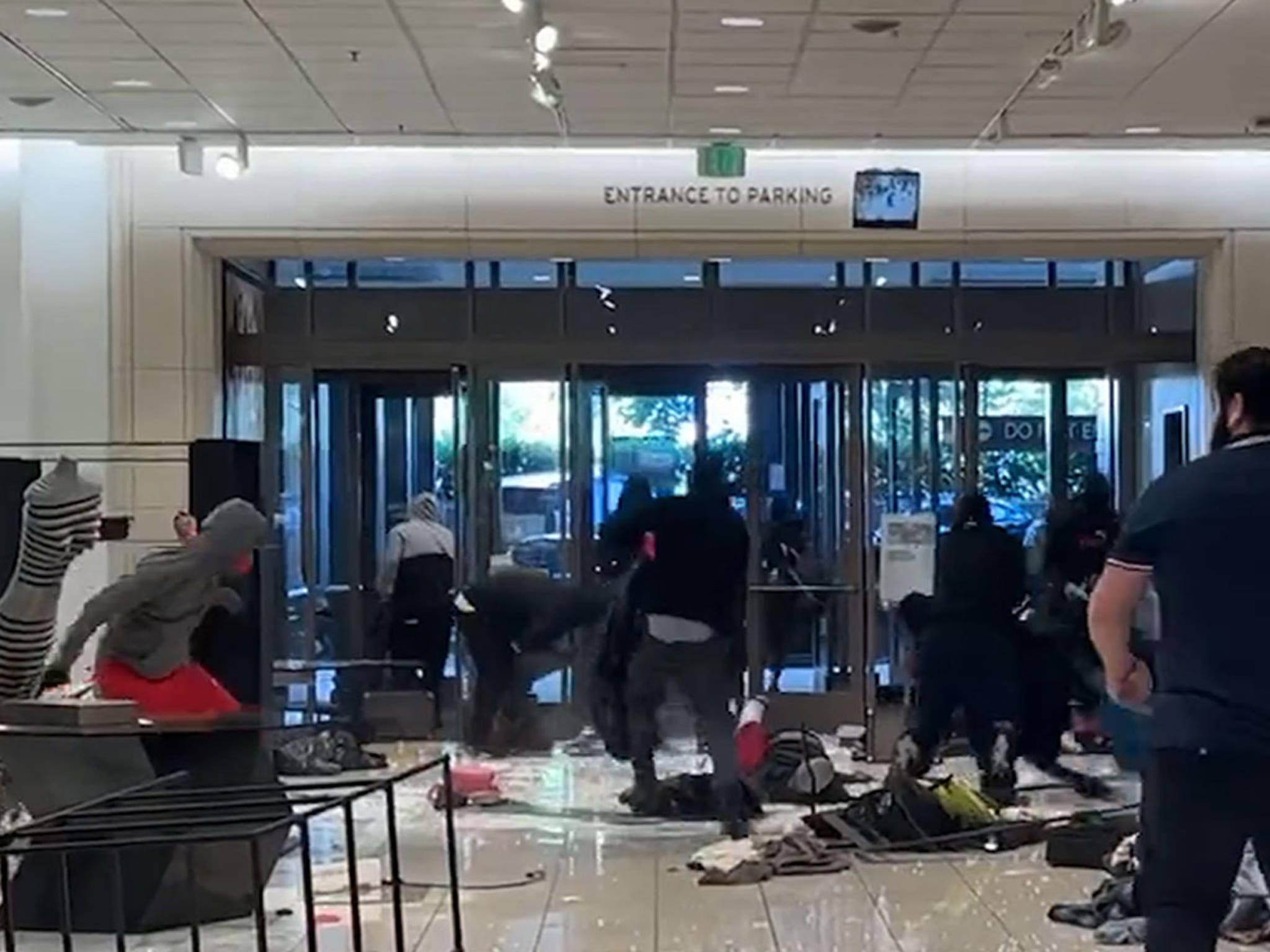 SEE IT: Dozens of looters flee from Nordstrom store