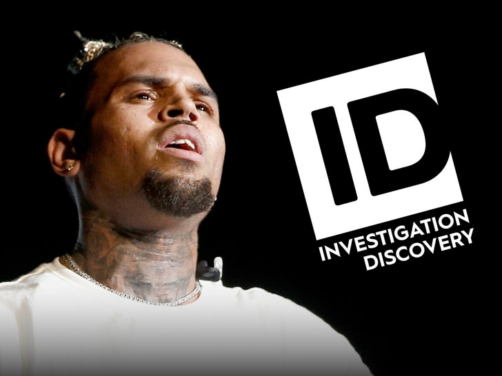 Chris Brown chega à Warner Bros. Descoberta com processo por difamação de US$ 500 milhões