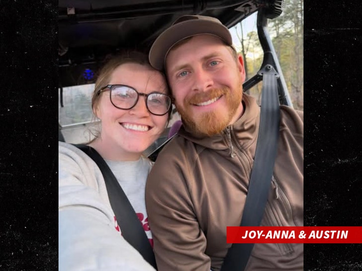 Joy-Anna-Forsyth-austin-forsyth-sub-ig-1