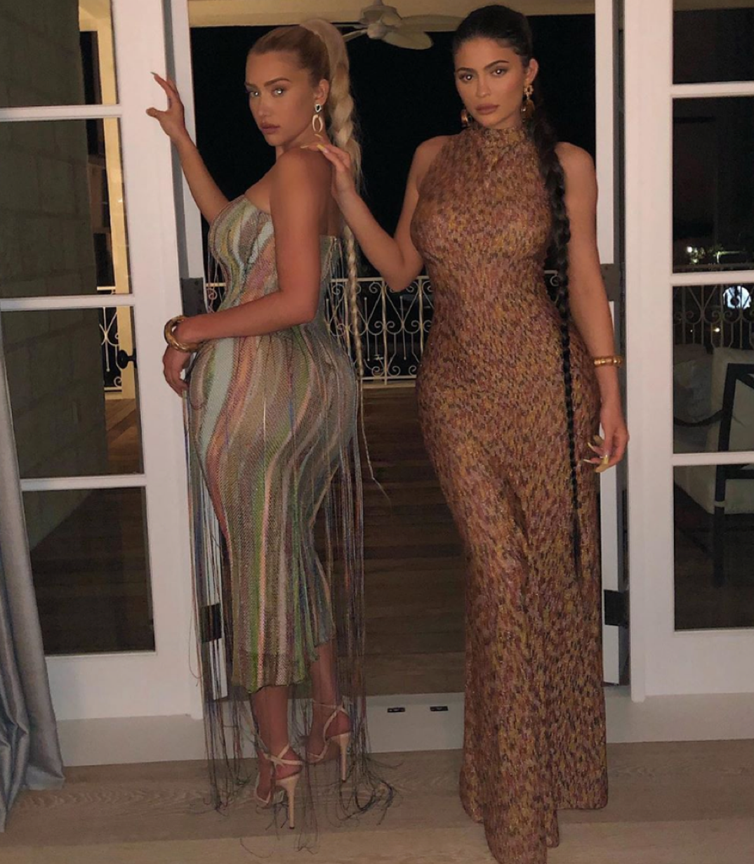 kylie-stassie-twinning-bffs-photos14