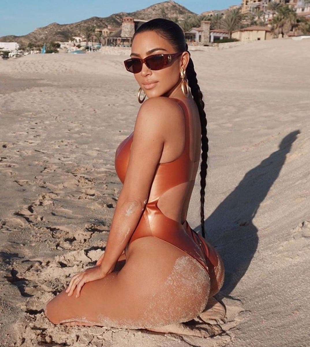 kim-kardashian-2020-hot-shots-photos03