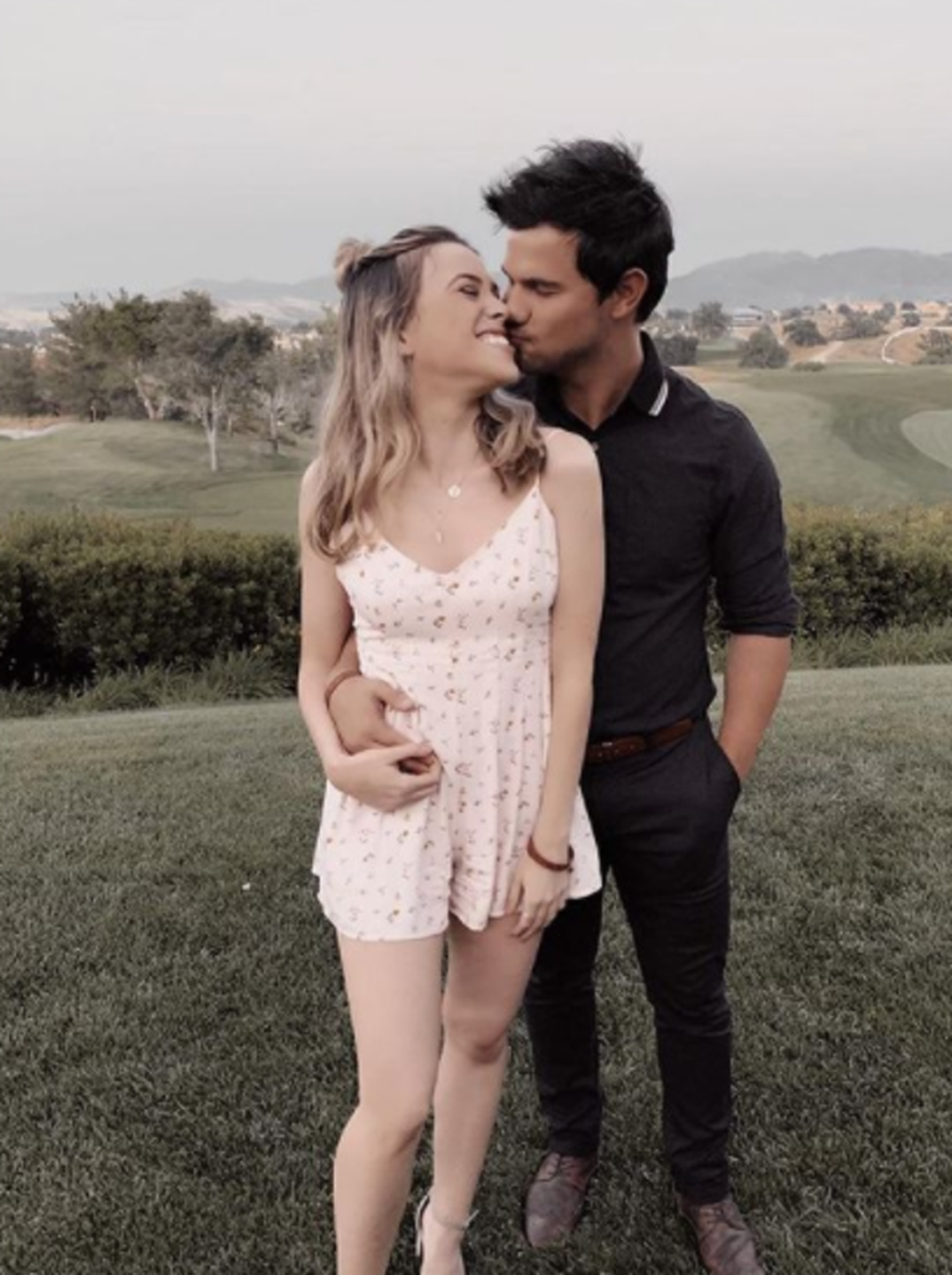 1115-Taylor-Taylor-Couple-Photos0001