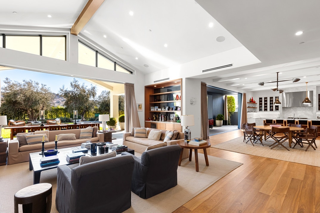 Lori Loughlin & Mossimo Home 18