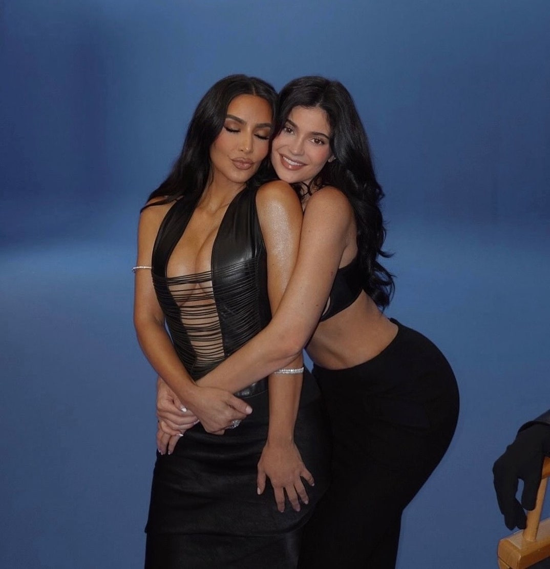 Kardashian Hot Shots 2025 27