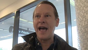 Carson Kressley -- I Dated An NFL Player ... A Good One! (VIDEO)