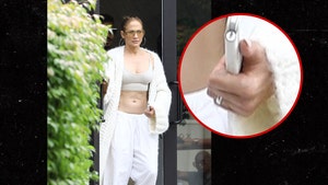 jennifer lopez at equinox gym in hamptons bg 5