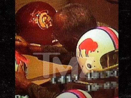 1004_oj-signing-autographs-tmz-wm-2