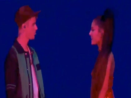 ariana_justin_coachella_prim