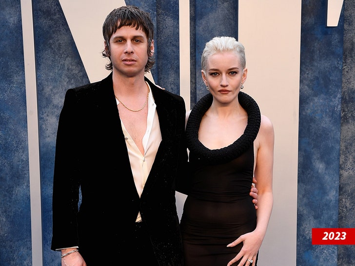 julia garner and Mark Foster getty 3