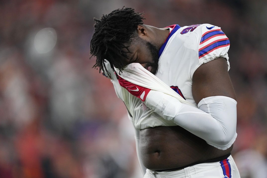 Bills Players Emotional After Damar Hamlin Collapse