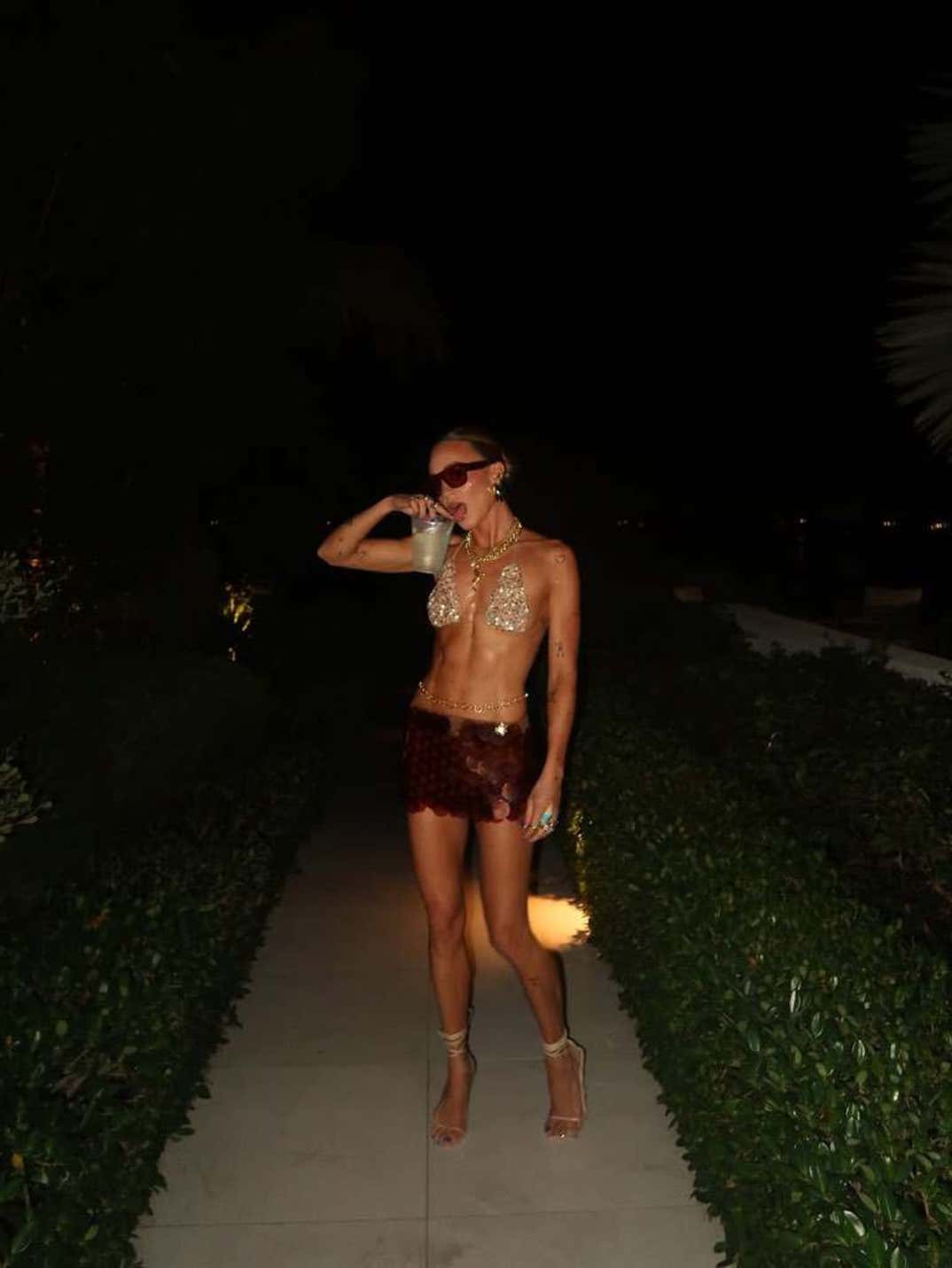 christina kirkman abs 4