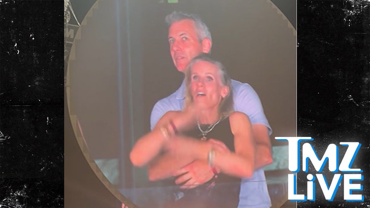 071825_couple_caught_coldpla_v2