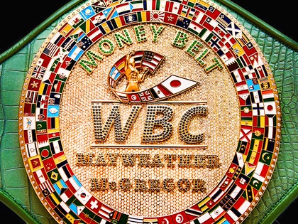 0823-conor-mcgregor-floyd-mayweather-money-belt-WBC-012