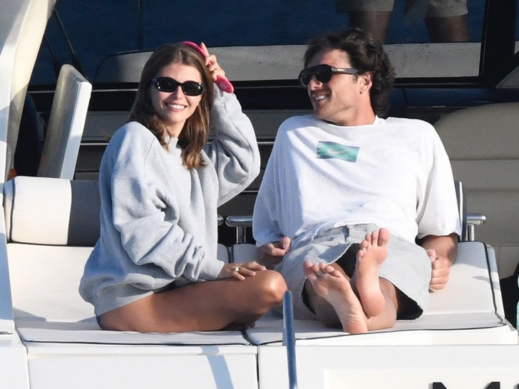 092824 Jacob Elordi y Olivia Jade Giannulli en el submarino sardo