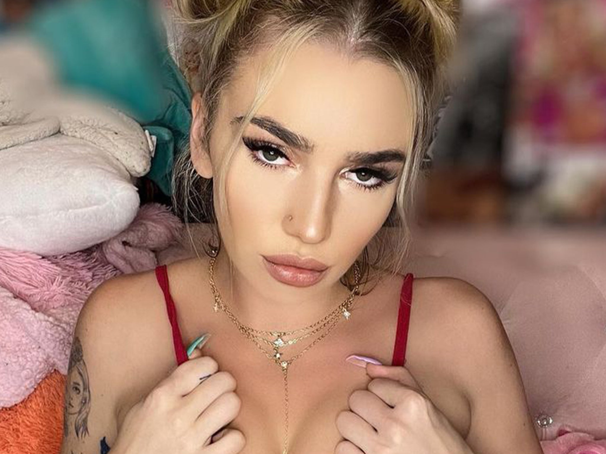 Porn Star Kendra Sunderlands Marijuana Possession Case Dismissed in Texas
