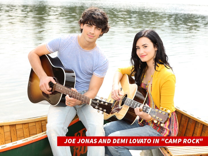 Joe Junas e Demi Lovato no Lago Ret 1