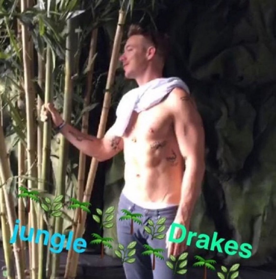 1110_diplo_sexy_snaps07