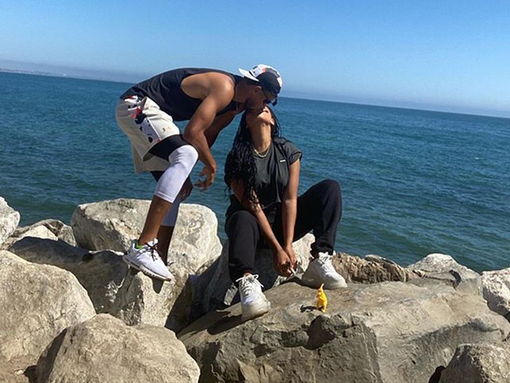 Steph Curry 'In My Own Bubble,' Celebrating Anniversary with Ayesha