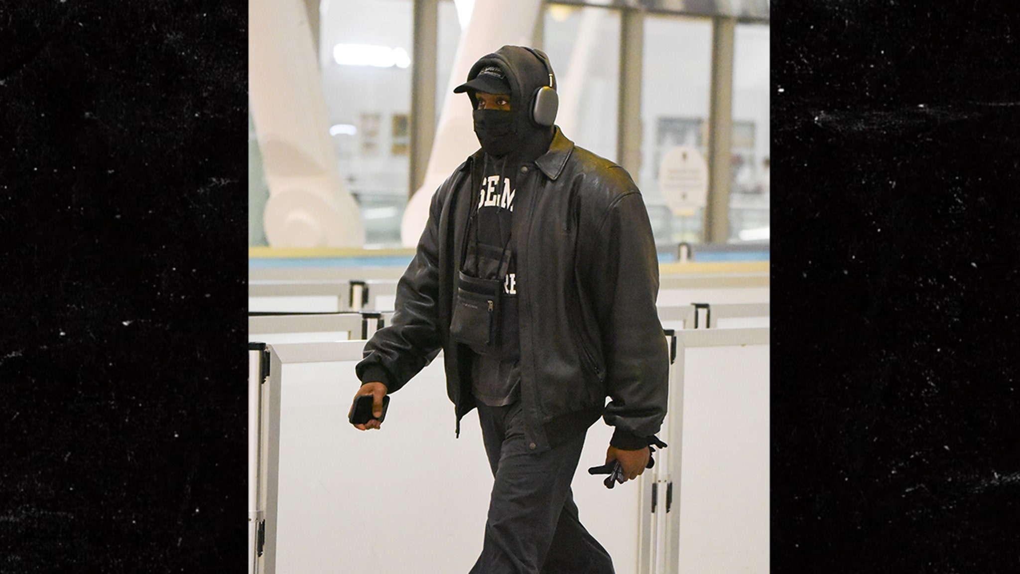 Kanye West Walking Through Airport Like Average Joe thumbnail