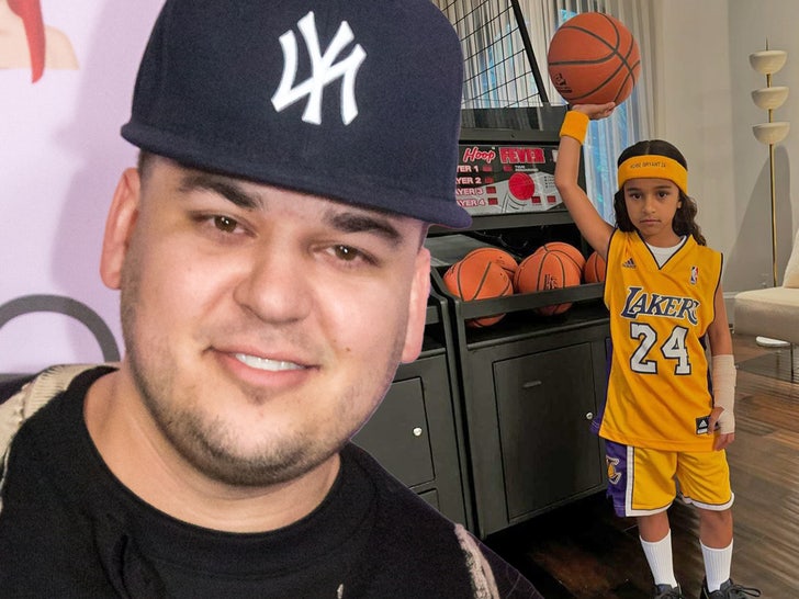 Rob Kardashian’s Daughter Dream Dresses as Kobe Bryant for Halloween