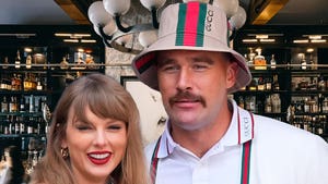 taylor swift travis taylor JoJo's Bar in Chagrin Falls