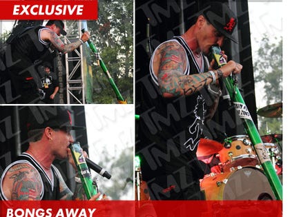 0822_vanilla_ice_bong_launch_EX