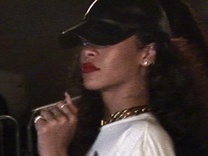 0112-rihanna-tmz