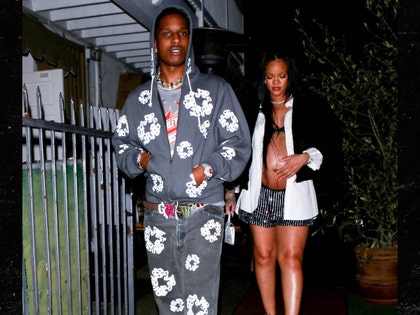 0424 Rihanna & ASAP Rocky Spotted At Dinner For The First Time Since Rockys Arrest bcakgrid