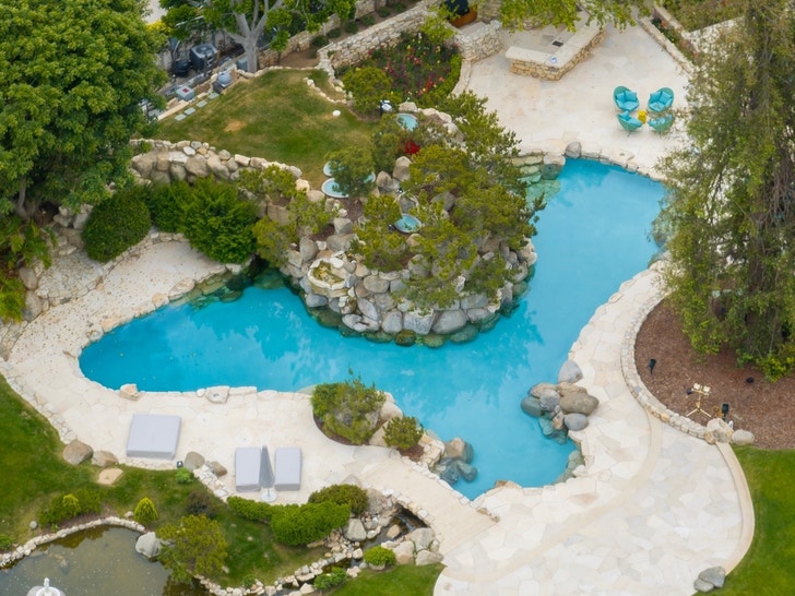 Playboy Mansion Renovations Complete Photos 6