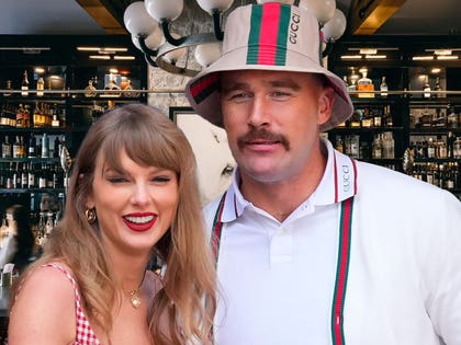 taylor swift travis taylor JoJo's Bar in Chagrin Falls