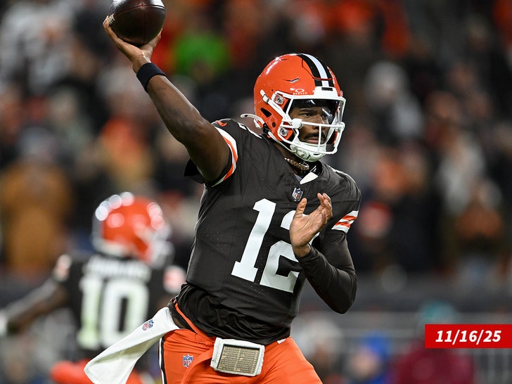 shedeur sanders on the field getty 2