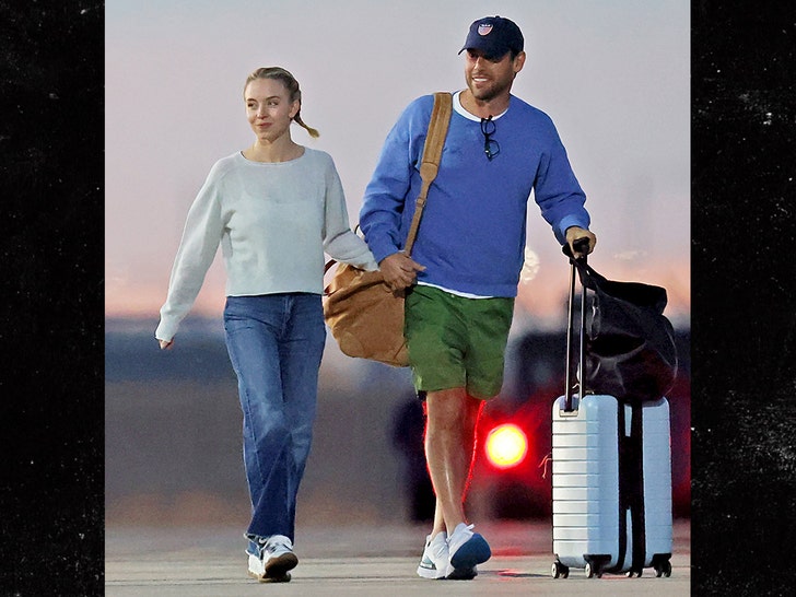 Sydney Sweeney and Scooter Braun jetting out of Australia the image direct 1