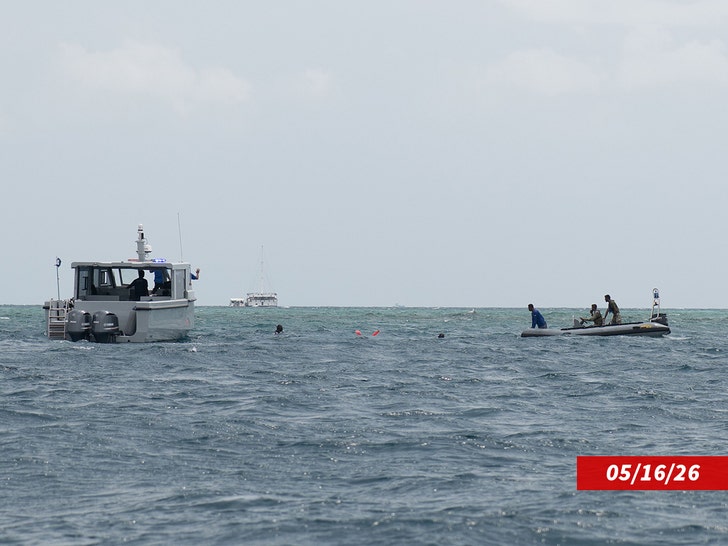 sub-Maldiven-National-Defense-Force-shutterstock-1