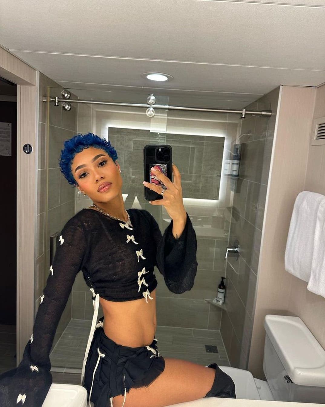 1009 Coi Leray Hot Shots 16