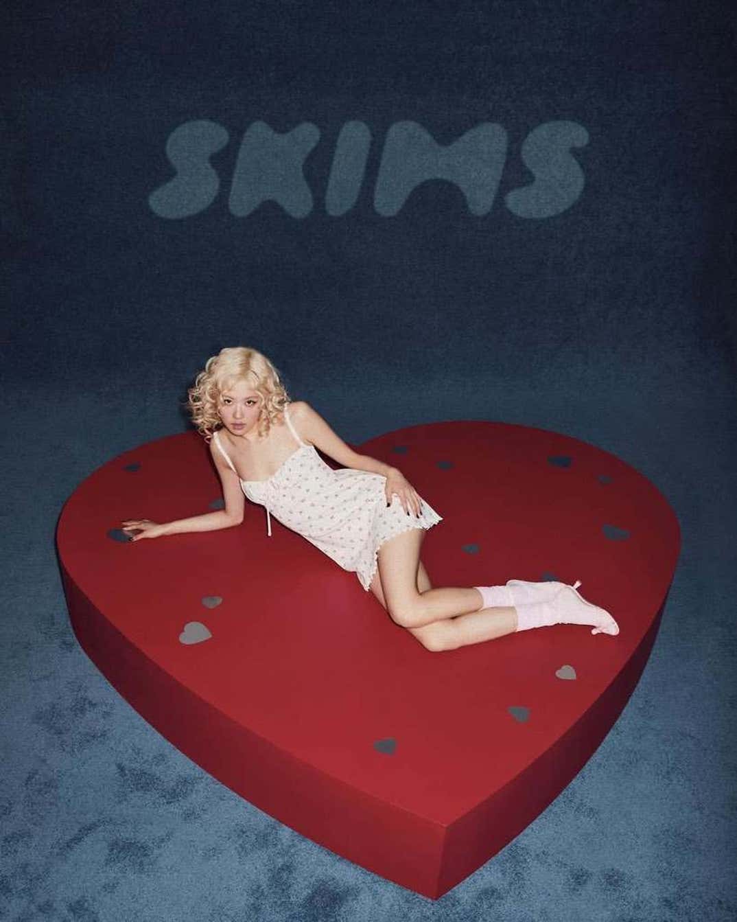 残りわずか【SKIMS】BLACKPINK ロゼ着用 ハートミニドレス SKIMS】BLACKPINK ロゼ着用 ハートミニドレス - メルカリ