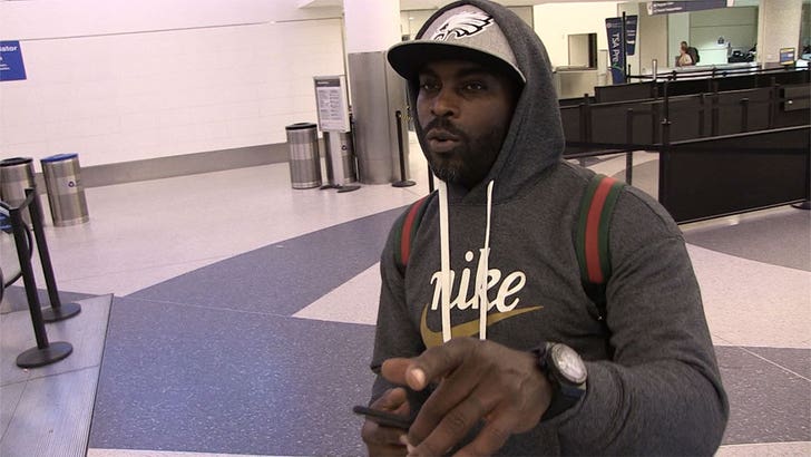 Michael Vick is still riding STRONG with Baker Mayfield -- telling TMZ Sports he believes the Browns QB can still turn things around ... IF HE THROWS TO ODELL!!