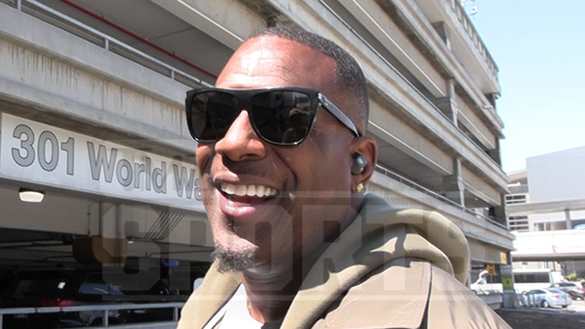 Antonio Gates Says Jordon Hudson Can't Be UNC's Scapegoat 'If Things Don't Go Right'