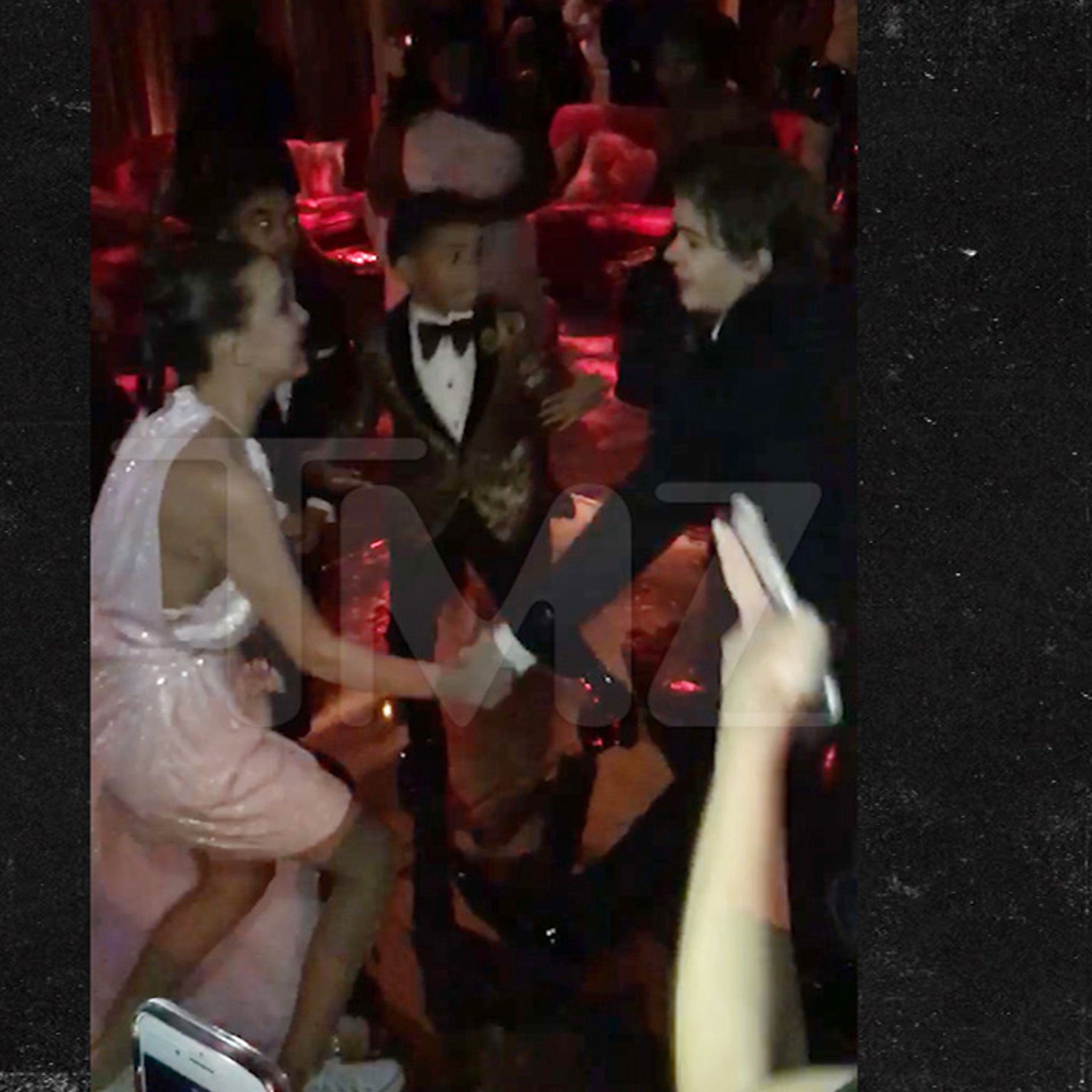 Stranger Things Kids Get Down At Netflix Sag Awards After Party