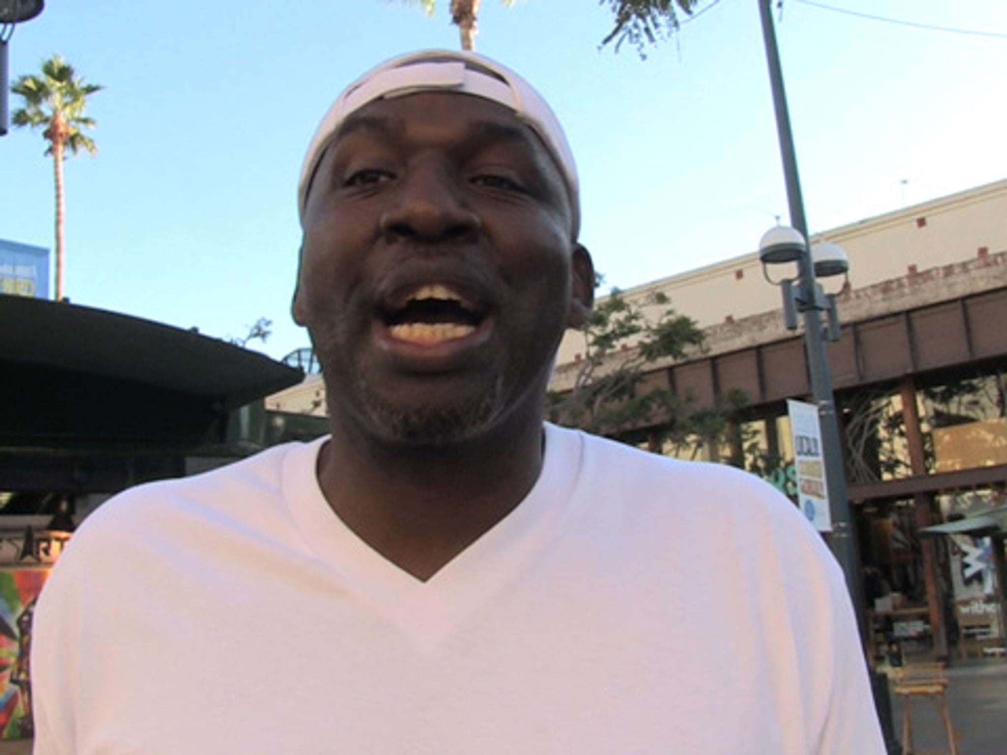 Seattle Supersonics - Trading Scottie Pippen for Olden Polynice in