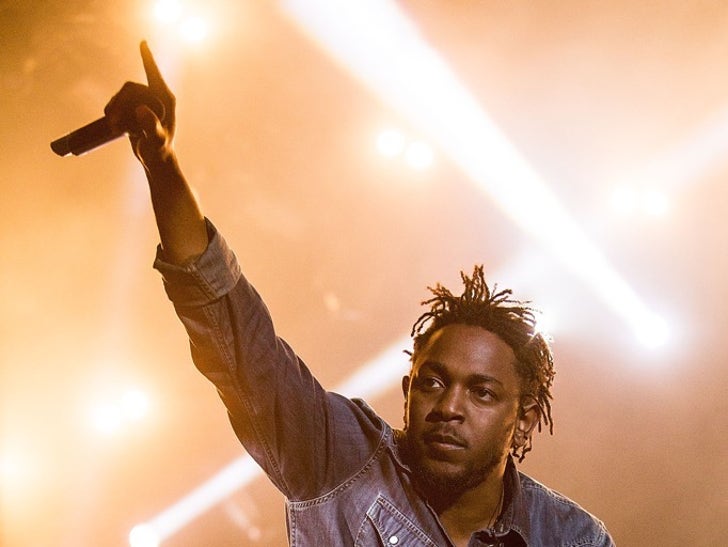 Kendrick Lamar's Performance Pics