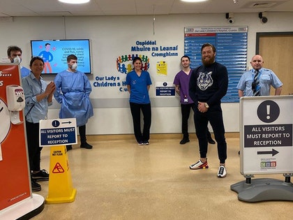 0430-conor-mcgregor-crumlin-childrens-hospital-insta-2