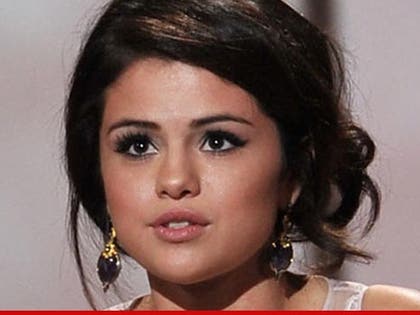 1114_selena_gomez