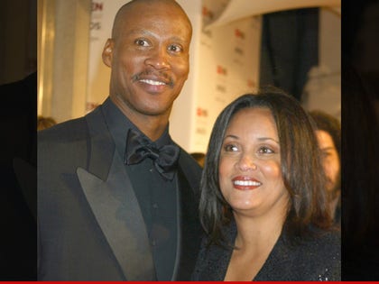 0113_BYRON_SCOTT_AND_WIFE_getty