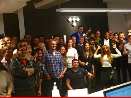 0528-jay-z-beyonce-tidal-staff-twitter-01