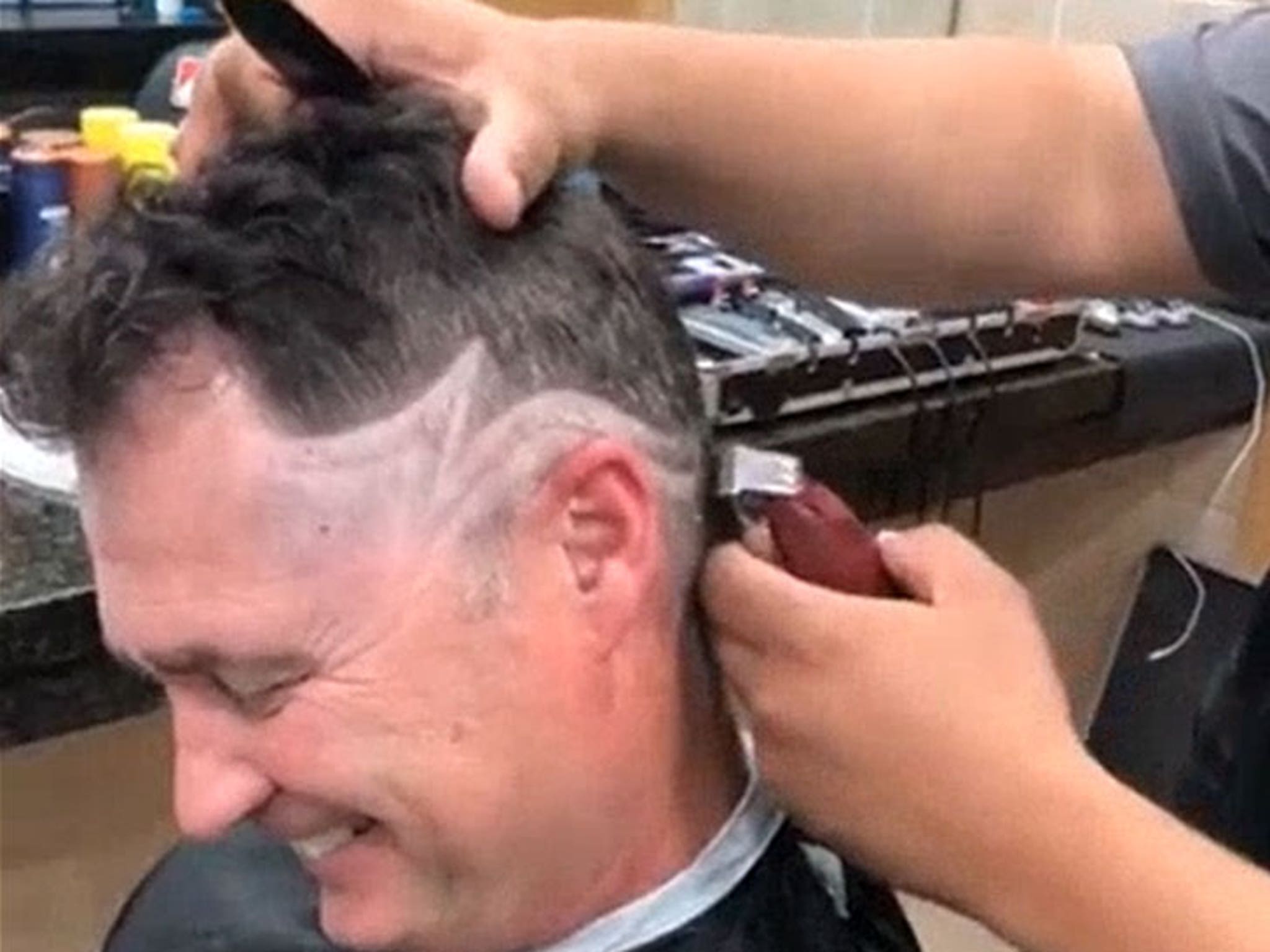 Mariners manager Scott Servais gets Edwin Diaz-inspired haircut