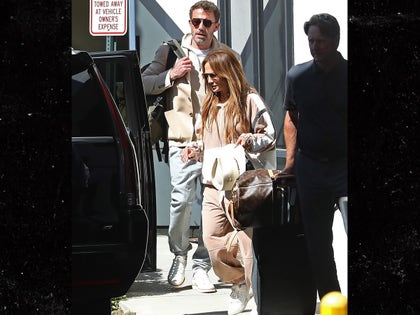 0830-Ben-Affleck-Jennifer-Lopez-Back-Los-Angeles-Wedding-Honeymoon-photos-primary