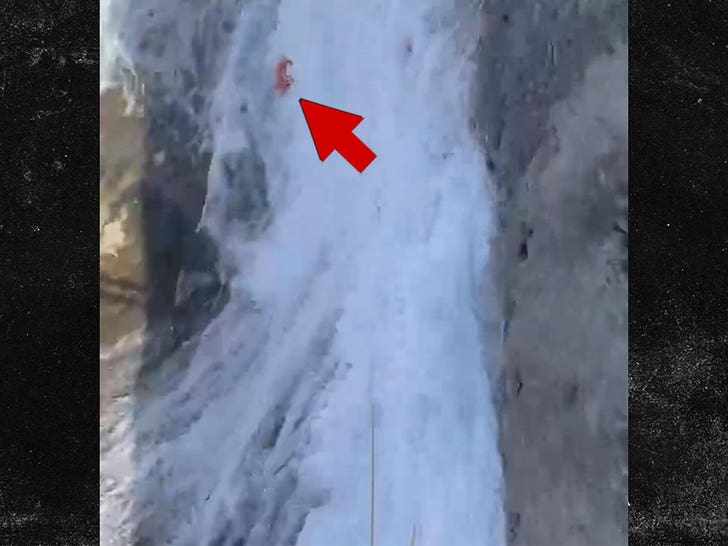 122225_tourist_wave_aftermath