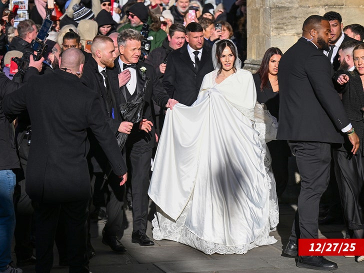 gordon ramsay holly ramsay sub getty swipe 2