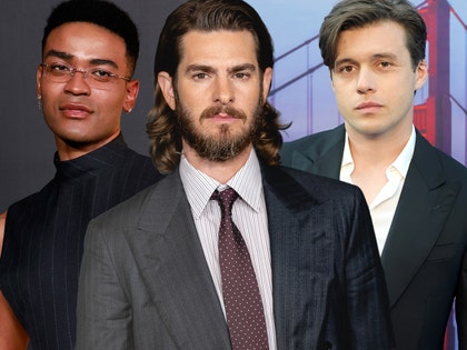 Andrew Garfield, Owen Thiele and Nick Robinson airplane